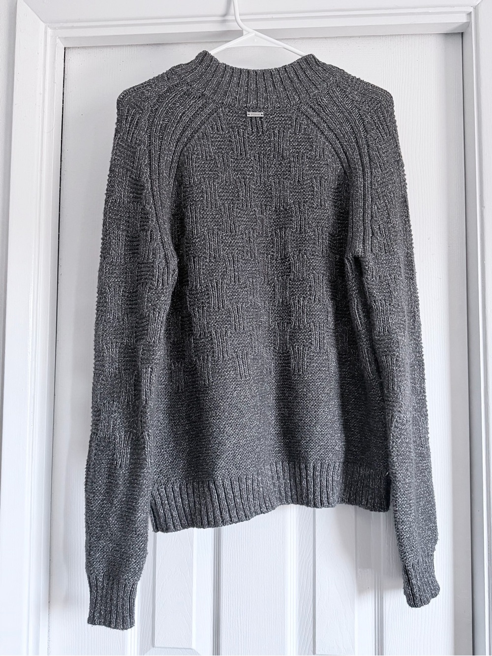 Beautiful prAna women's 'Sky Meadow' crewneck pullover sweater in charcoal gray. - Picture 2 of 4